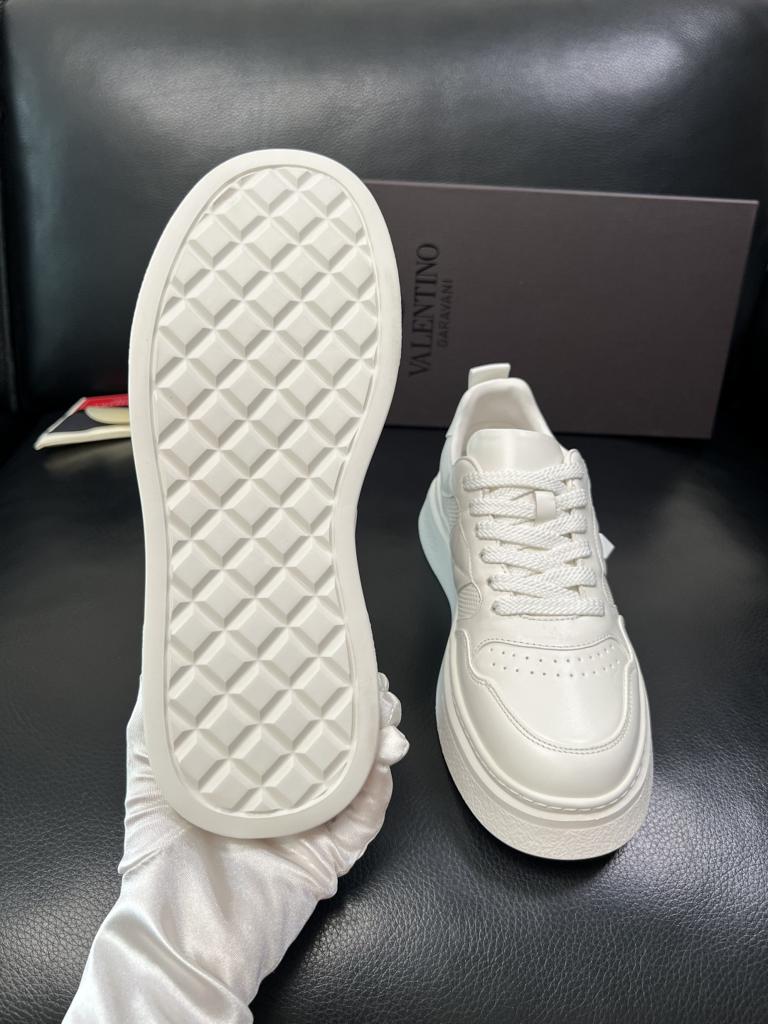 VALENTINO 高品质 顶级工艺品 华伦天奴，运动板鞋专柜同步，鞋面意大利进口，高品质拼接缤纷色彩复