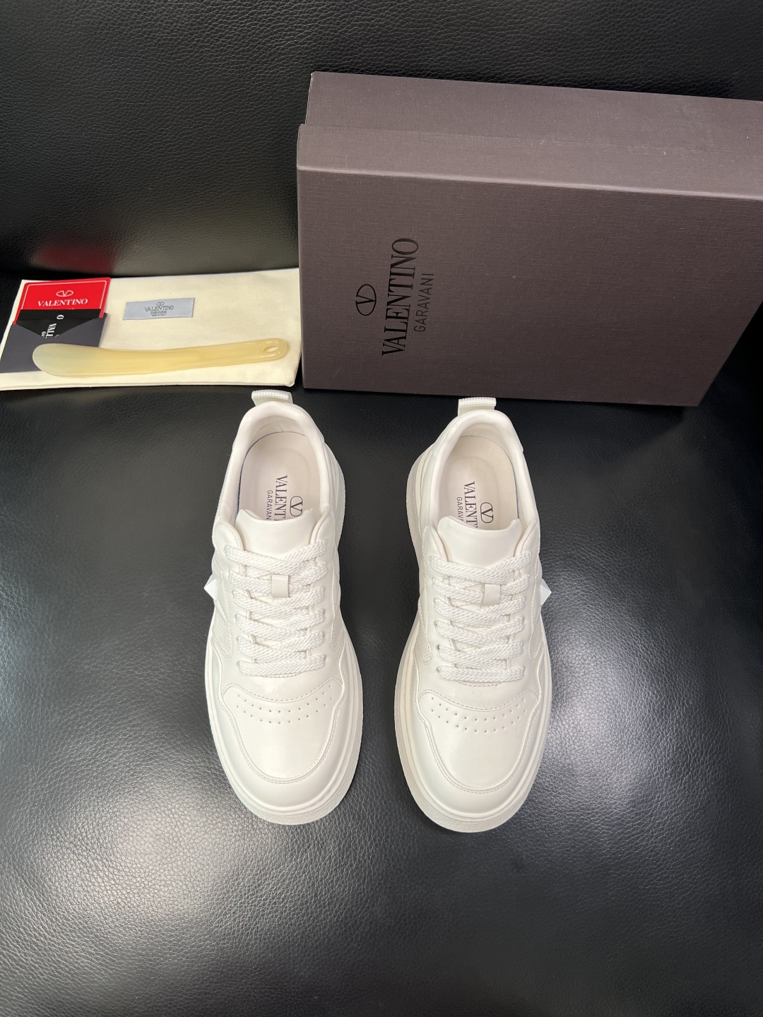 VALENTINO 高品质 顶级工艺品 华伦天奴，运动板鞋专柜同步，鞋面意大利进口，高品质拼接缤纷色彩复