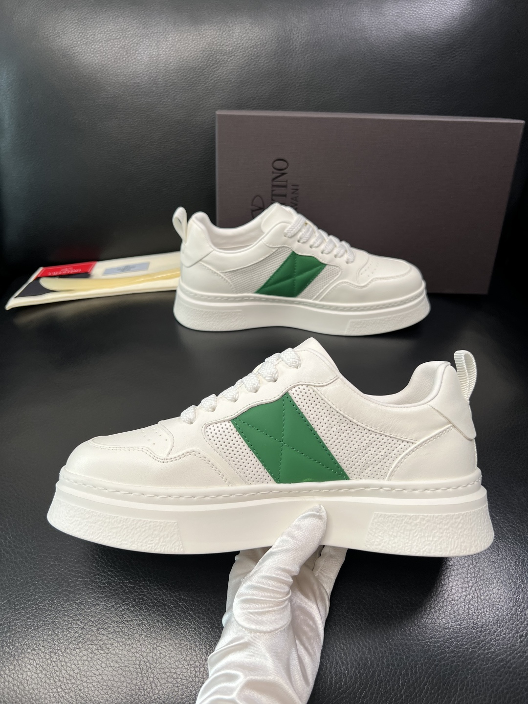 VALENTINO 高品质 顶级工艺品 华伦天奴，运动板鞋专柜同步，鞋面意大利进口，高品质拼接缤纷色彩复