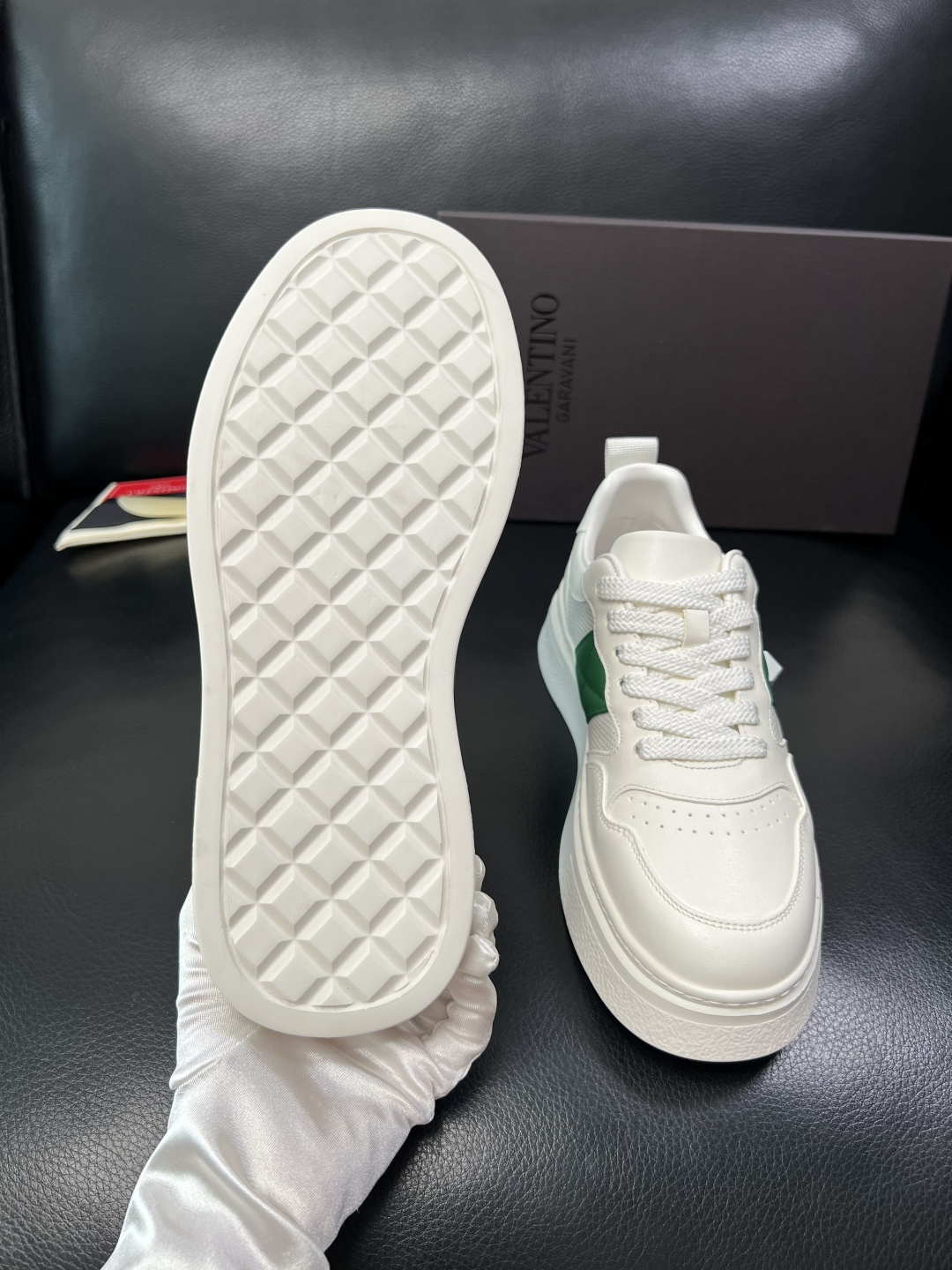 VALENTINO 高品质 顶级工艺品 华伦天奴，运动板鞋专柜同步，鞋面意大利进口，高品质拼接缤纷色彩复