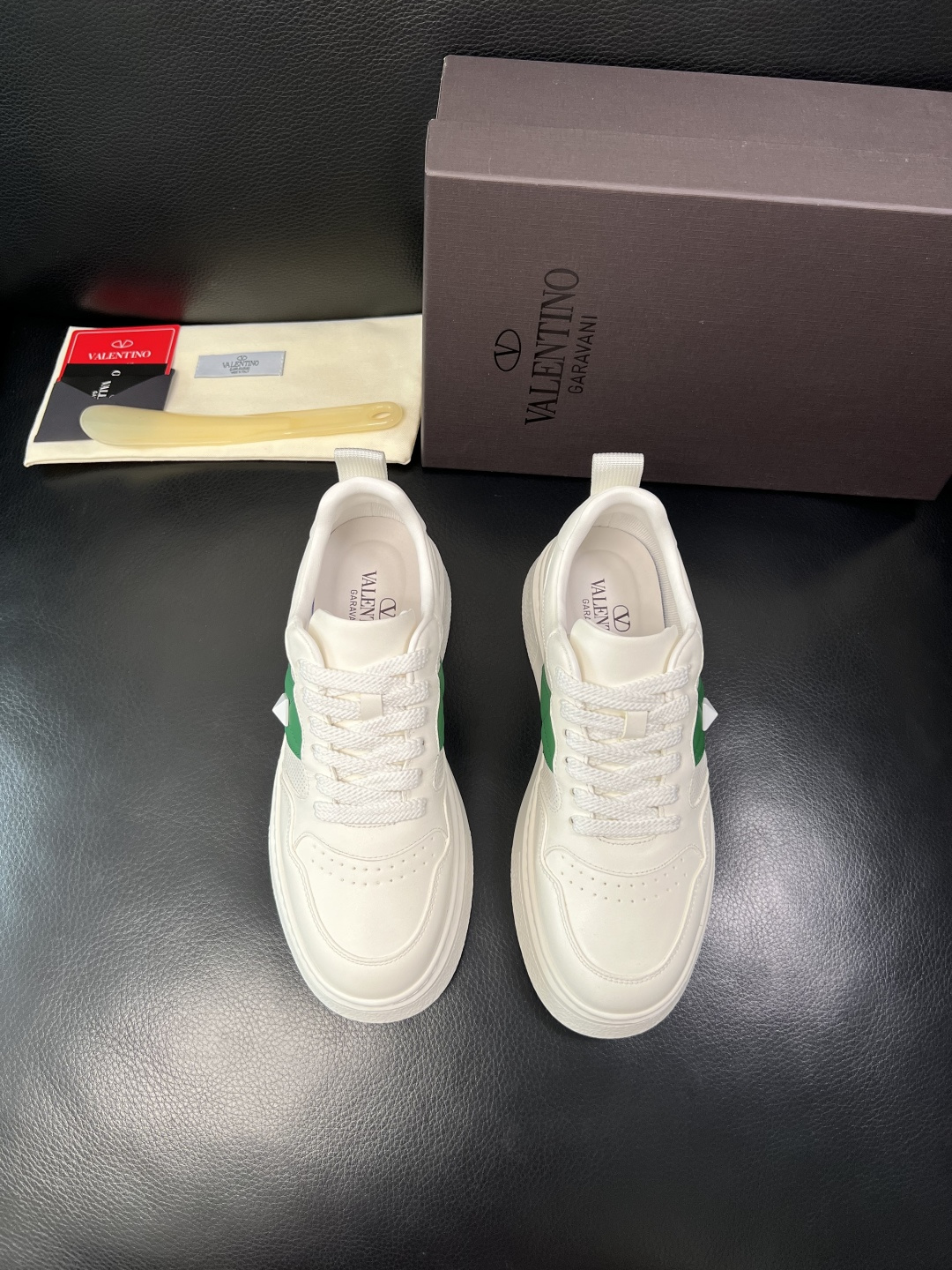 VALENTINO 高品质 顶级工艺品 华伦天奴，运动板鞋专柜同步，鞋面意大利进口，高品质拼接缤纷色彩复