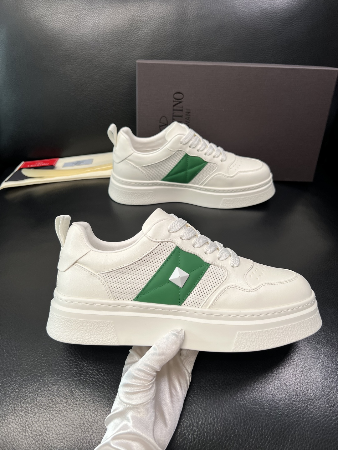 VALENTINO 高品质 顶级工艺品 华伦天奴，运动板鞋专柜同步，鞋面意大利进口，高品质拼接缤纷色彩复