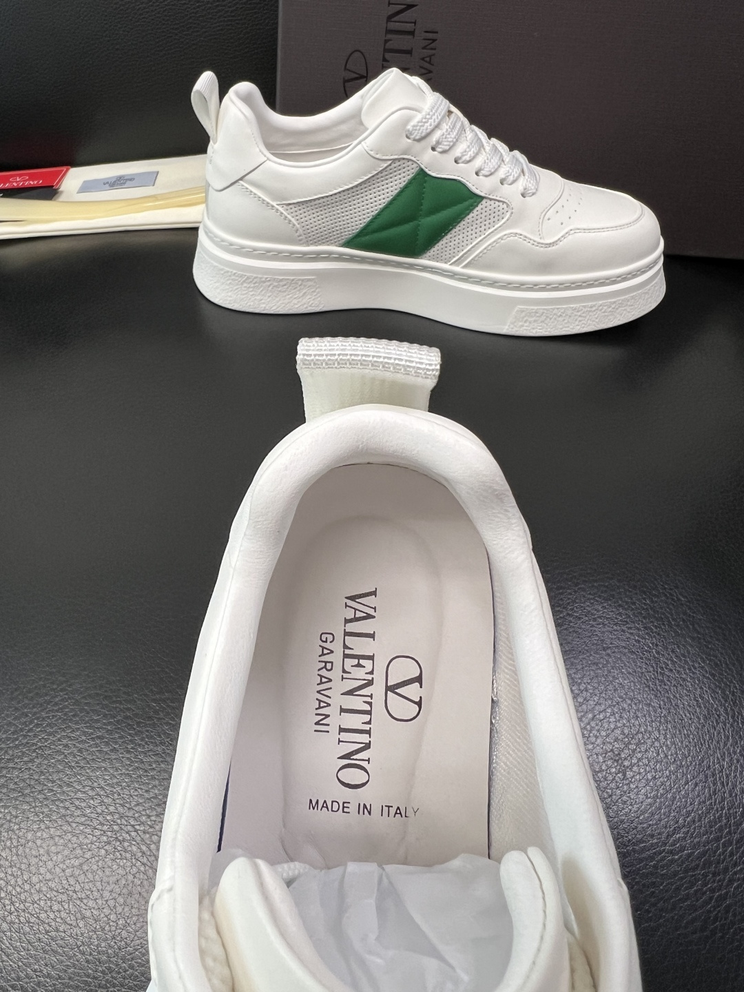 VALENTINO 高品质 顶级工艺品 华伦天奴，运动板鞋专柜同步，鞋面意大利进口，高品质拼接缤纷色彩复