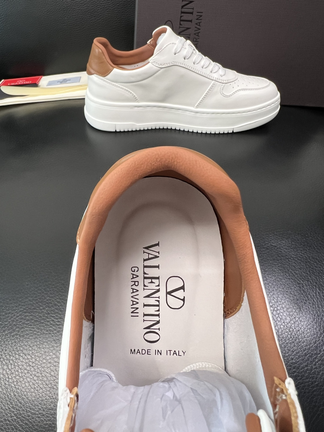 VALENTINO 高品质 顶级工艺品 华伦天奴，运动板鞋专柜同步，鞋面意大利进口，高品质拼接缤纷色彩复