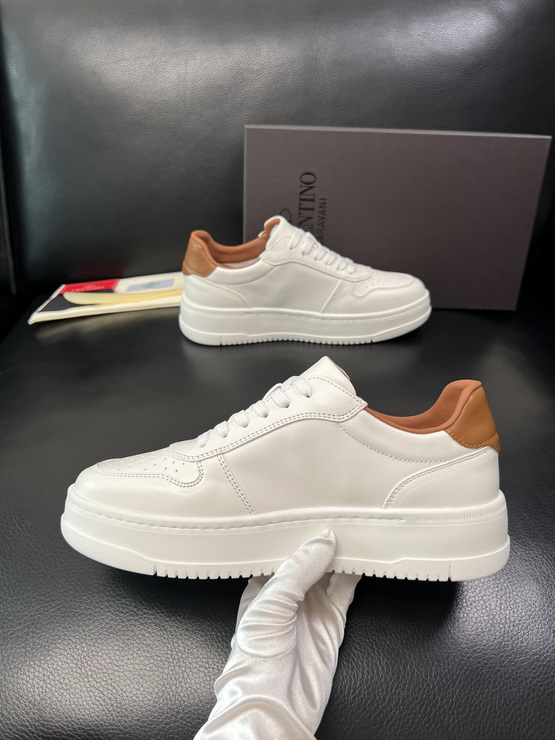 VALENTINO 高品质 顶级工艺品 华伦天奴，运动板鞋专柜同步，鞋面意大利进口，高品质拼接缤纷色彩复