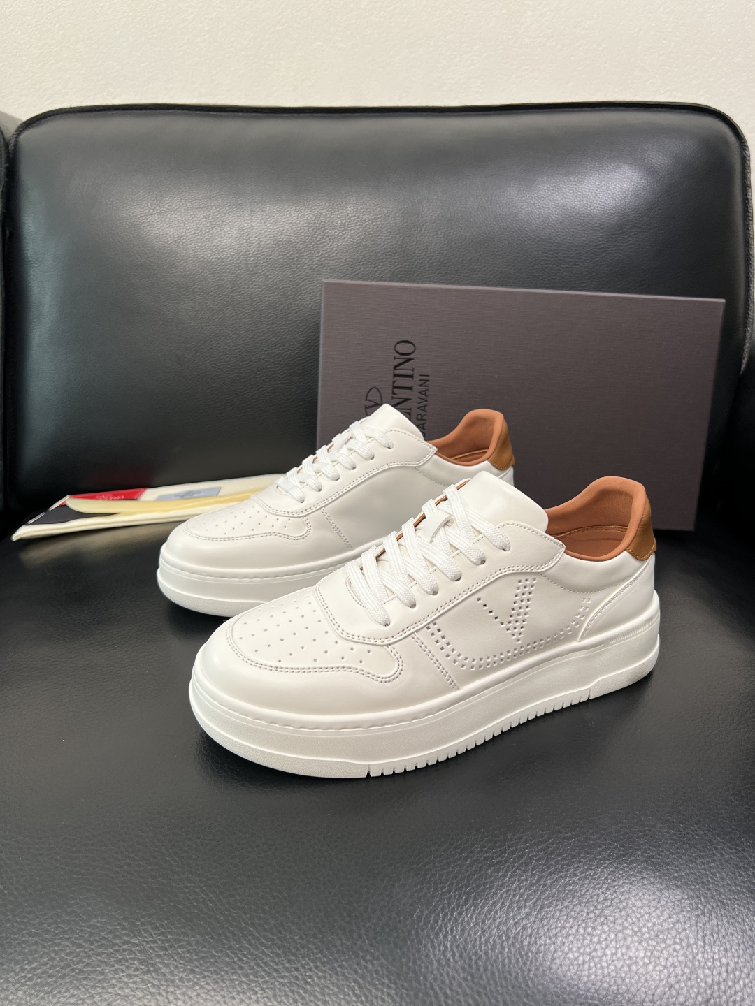 VALENTINO 高品质 顶级工艺品 华伦天奴，运动板鞋专柜同步，鞋面意大利进口，高品质拼接缤纷色彩复