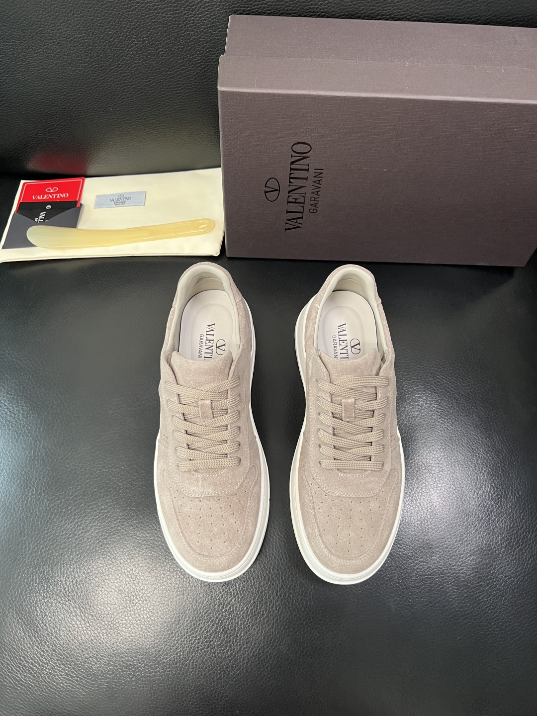 VALENTINO 高品质 顶级工艺品 华伦天奴，运动板鞋专柜同步，鞋面意大利进口，高品质拼接缤纷色彩复