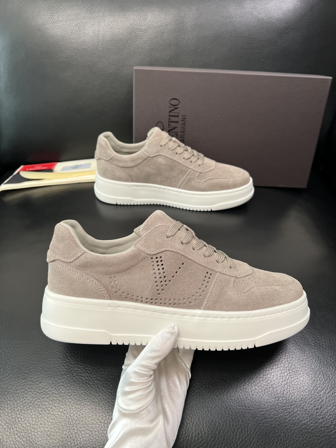 VALENTINO 高品质 顶级工艺品 华伦天奴，运动板鞋专柜同步，鞋面意大利进口，高品质拼接缤纷色彩复