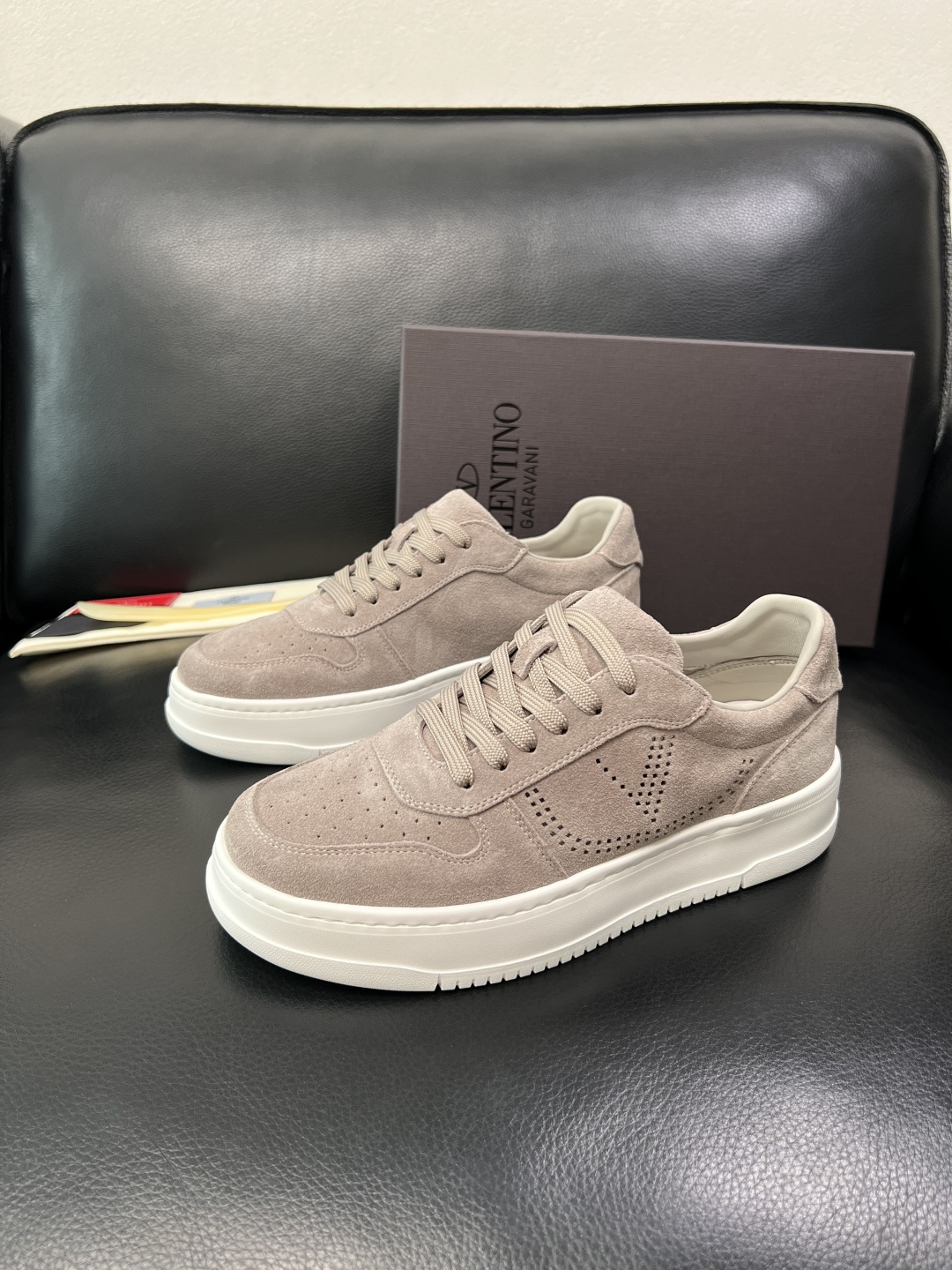 VALENTINO 高品质 顶级工艺品 华伦天奴，运动板鞋专柜同步，鞋面意大利进口，高品质拼接缤纷色彩复