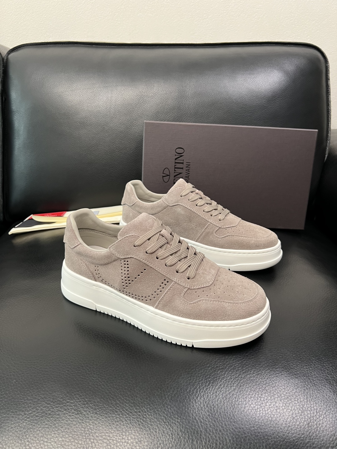 VALENTINO 高品质 顶级工艺品 华伦天奴，运动板鞋专柜同步，鞋面意大利进口，高品质拼接缤纷色彩复