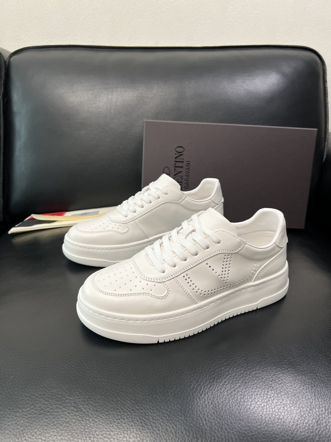 VALENTINO 高品质 顶级工艺品 华伦天奴，运动板鞋专柜同步，鞋面意大利进口，高品质拼接缤纷色彩复