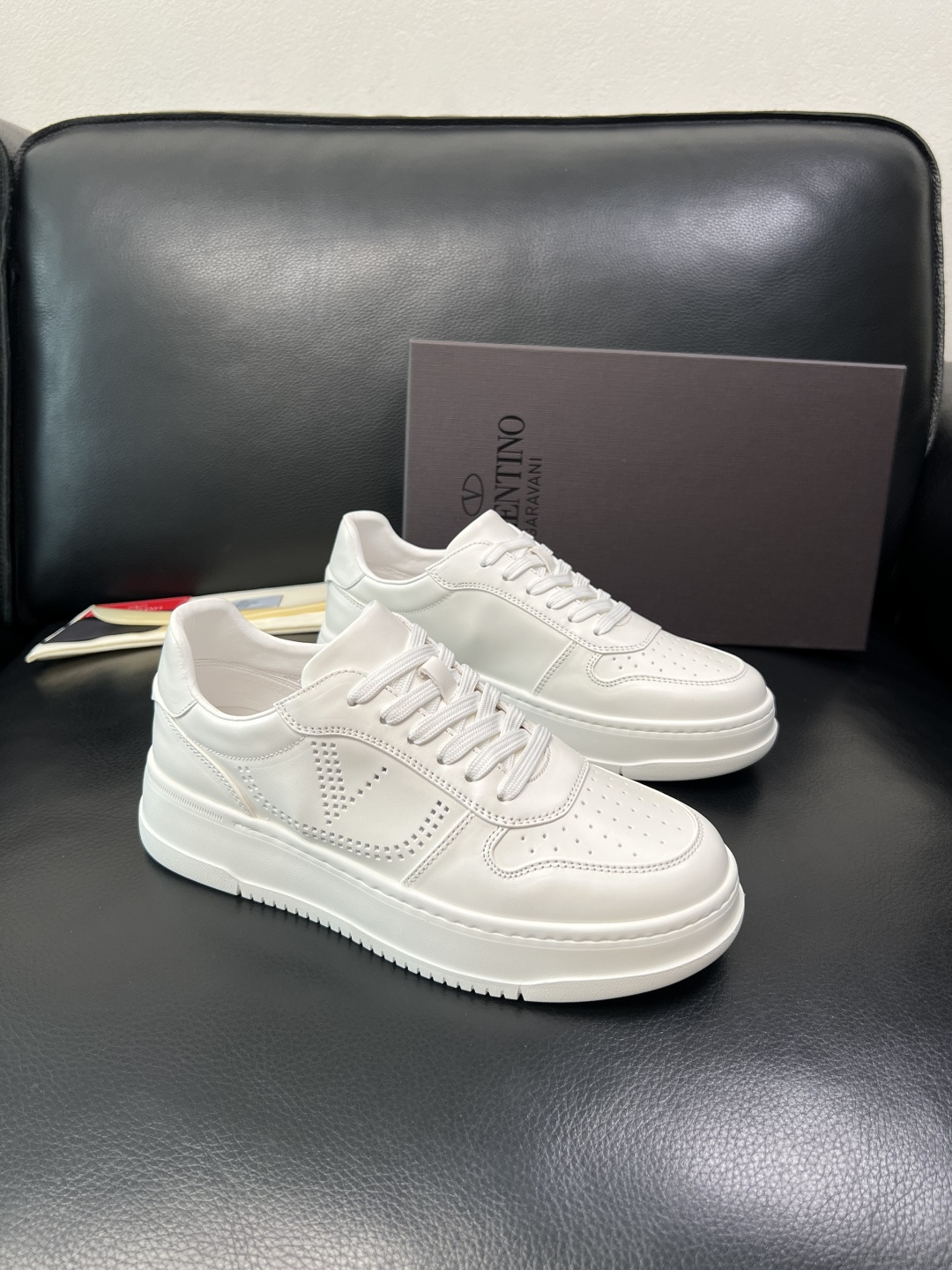 VALENTINO 高品质 顶级工艺品 华伦天奴，运动板鞋专柜同步，鞋面意大利进口，高品质拼接缤纷色彩复