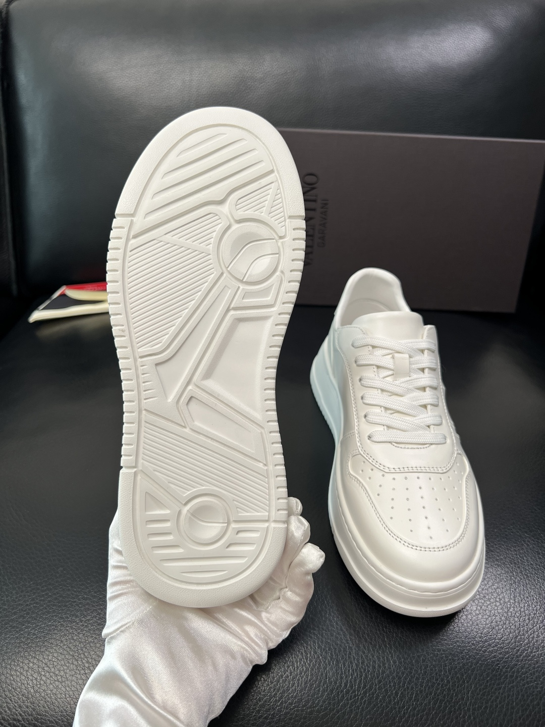 VALENTINO 高品质 顶级工艺品 华伦天奴，运动板鞋专柜同步，鞋面意大利进口，高品质拼接缤纷色彩复