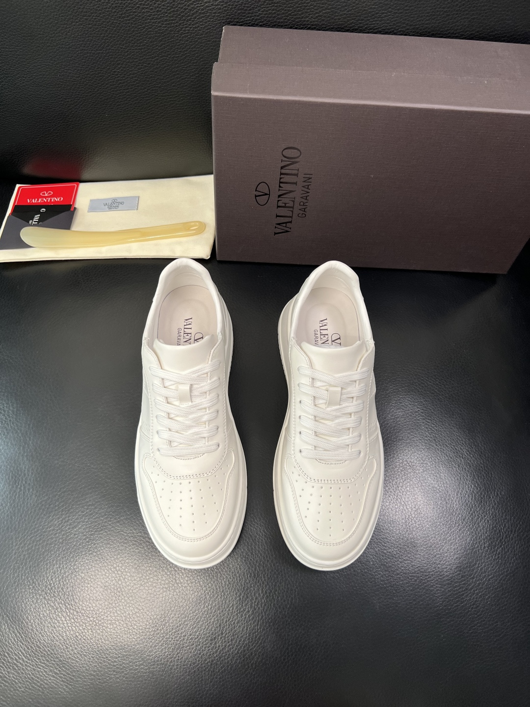 VALENTINO 高品质 顶级工艺品 华伦天奴，运动板鞋专柜同步，鞋面意大利进口，高品质拼接缤纷色彩复