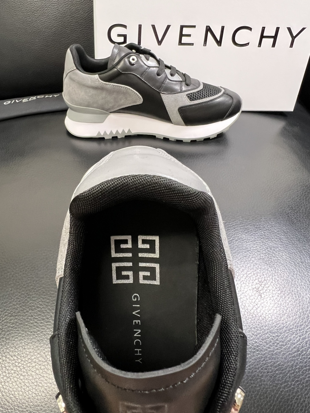 Givenchy 高品质 顶级工艺品 纪梵希 专柜同步原厂配置，意大利进口牛皮搭配面料，全鞋配件私模打造
