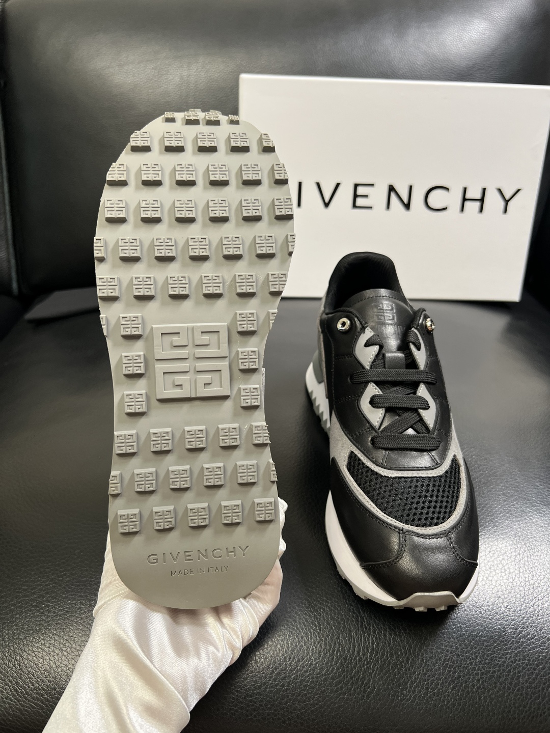 Givenchy 高品质 顶级工艺品 纪梵希 专柜同步原厂配置，意大利进口牛皮搭配面料，全鞋配件私模打造