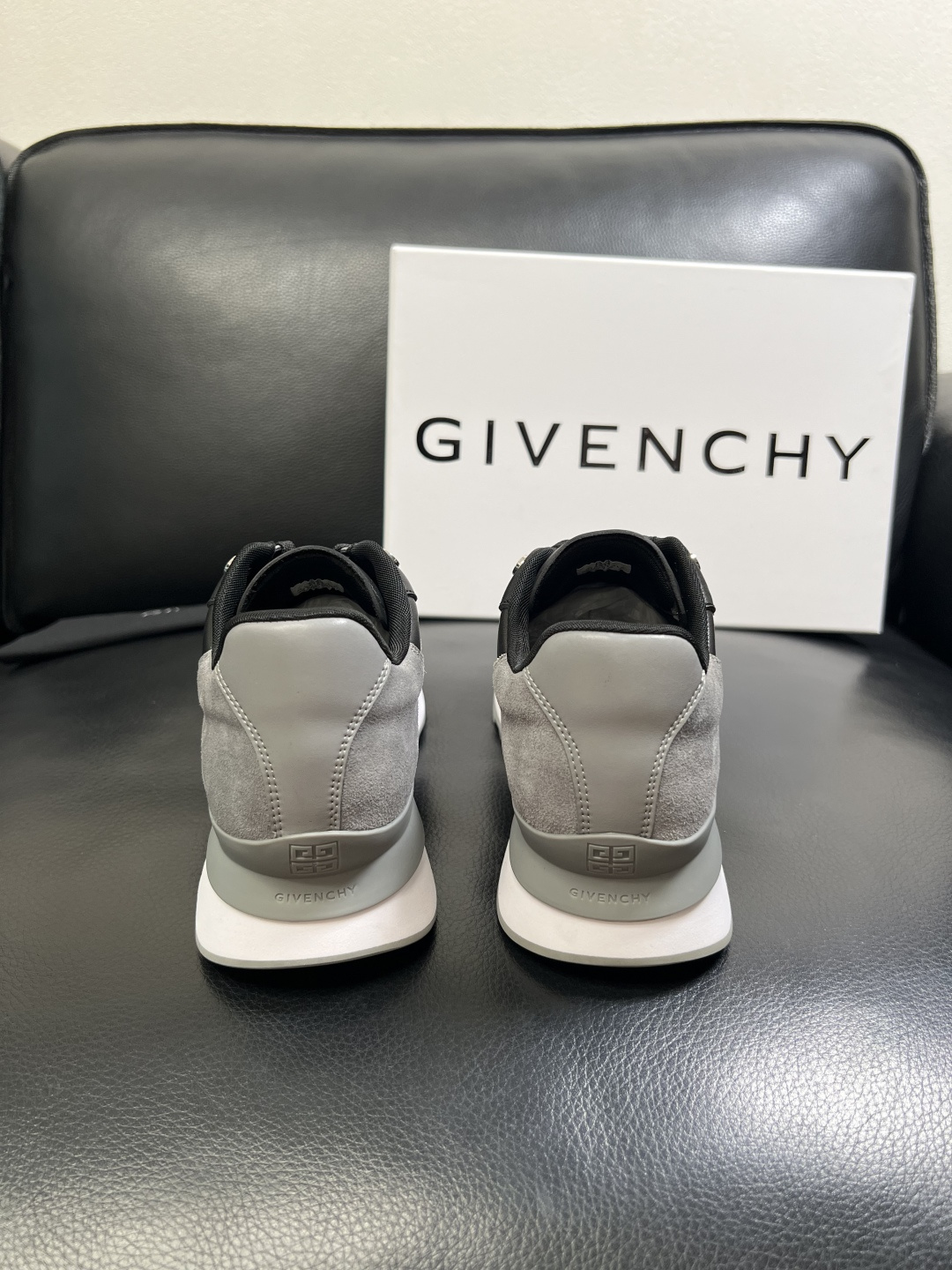 Givenchy 高品质 顶级工艺品 纪梵希 专柜同步原厂配置，意大利进口牛皮搭配面料，全鞋配件私模打造