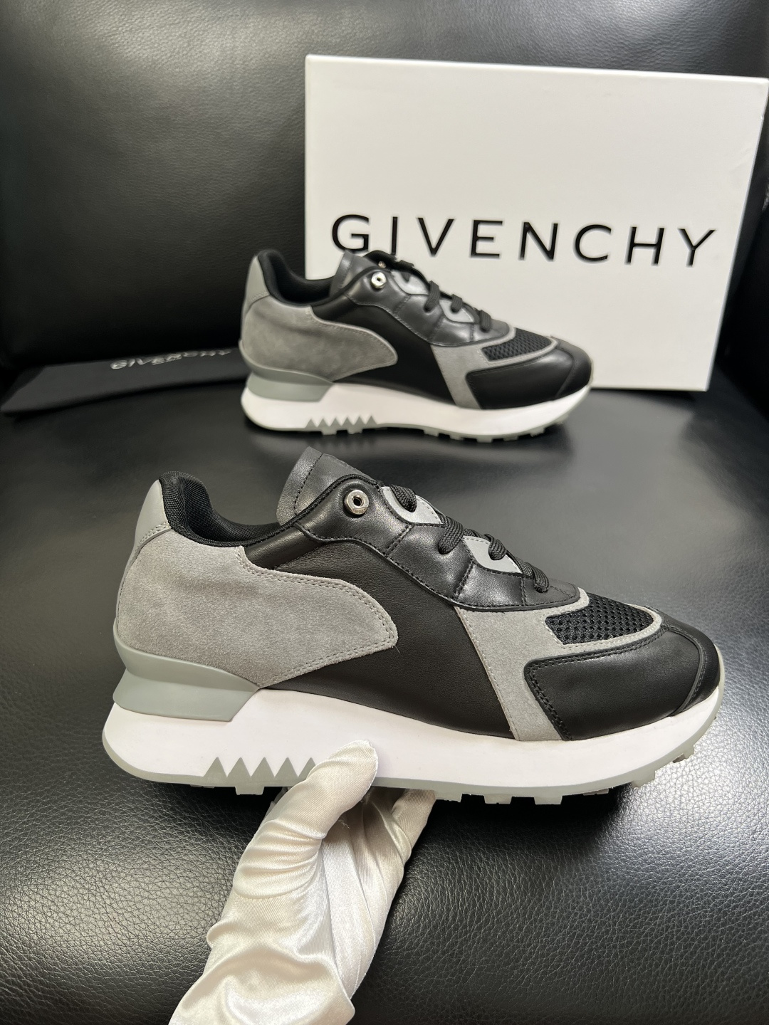 Givenchy 高品质 顶级工艺品 纪梵希 专柜同步原厂配置，意大利进口牛皮搭配面料，全鞋配件私模打造
