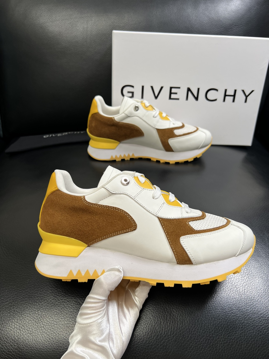 Givenchy 高品质 顶级工艺品 纪梵希 专柜同步原厂配置，意大利进口牛皮搭配面料，全鞋配件私模打造
