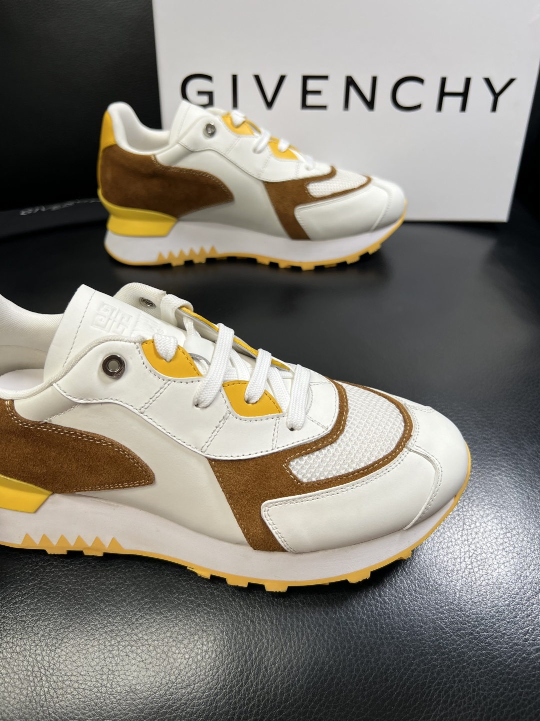 Givenchy 高品质 顶级工艺品 纪梵希 专柜同步原厂配置，意大利进口牛皮搭配面料，全鞋配件私模打造