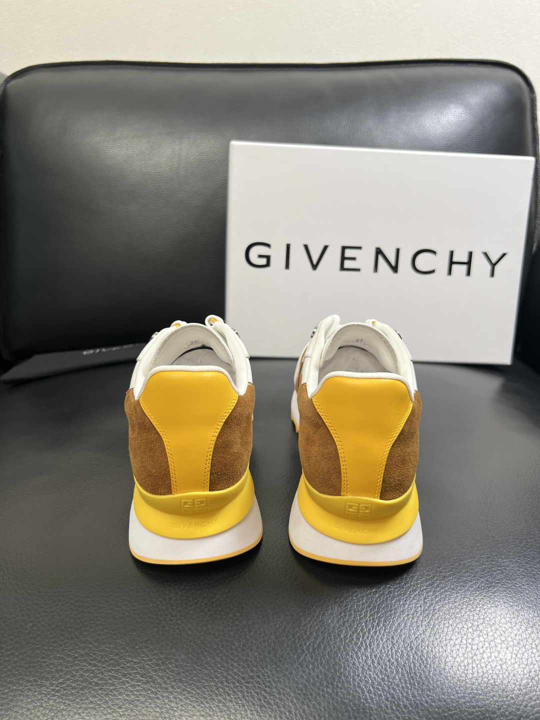 Givenchy 高品质 顶级工艺品 纪梵希 专柜同步原厂配置，意大利进口牛皮搭配面料，全鞋配件私模打造