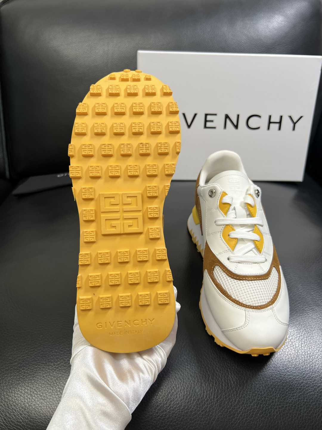 Givenchy 高品质 顶级工艺品 纪梵希 专柜同步原厂配置，意大利进口牛皮搭配面料，全鞋配件私模打造