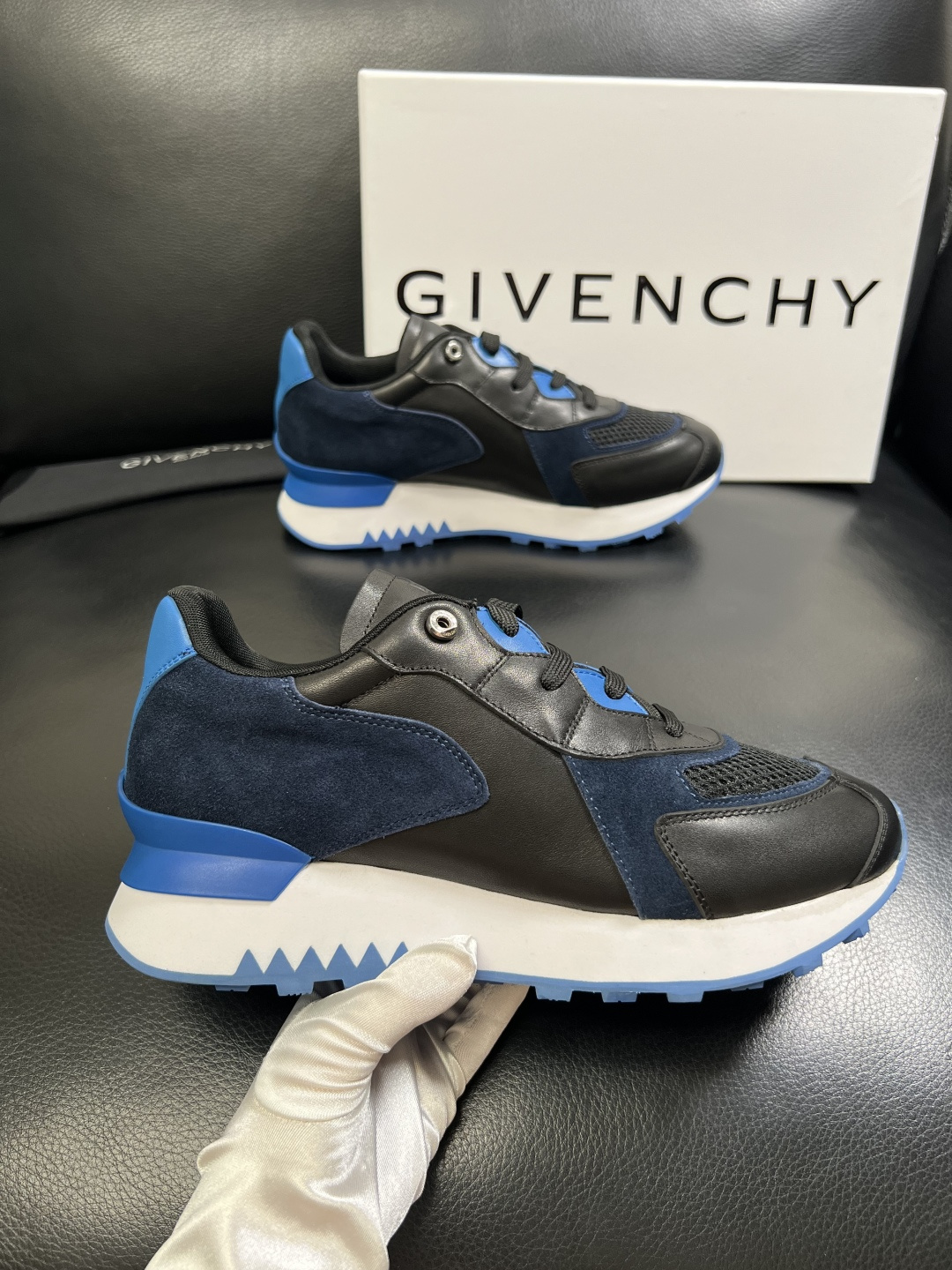 Givenchy 高品质 顶级工艺品 纪梵希 专柜同步原厂配置，意大利进口牛皮搭配面料，全鞋配件私模打造