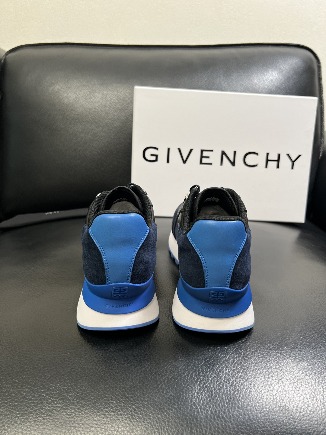 Givenchy 高品质 顶级工艺品 纪梵希 专柜同步原厂配置，意大利进口牛皮搭配面料，全鞋配件私模打造