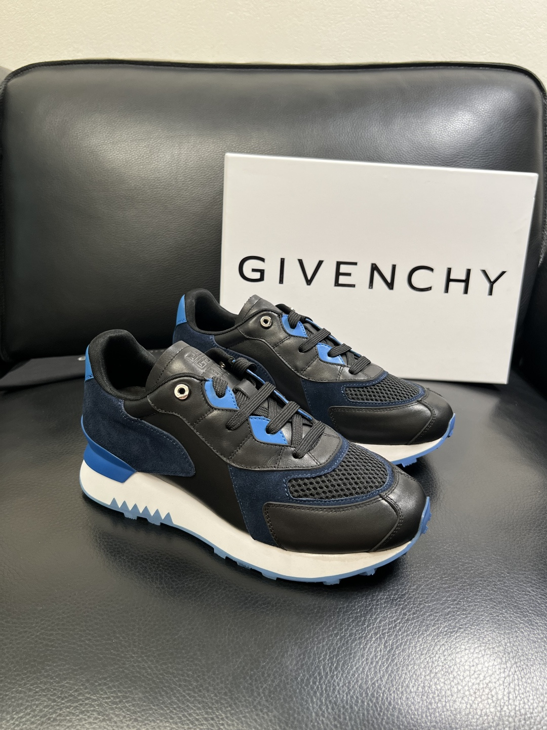 Givenchy 高品质 顶级工艺品 纪梵希 专柜同步原厂配置，意大利进口牛皮搭配面料，全鞋配件私模打造