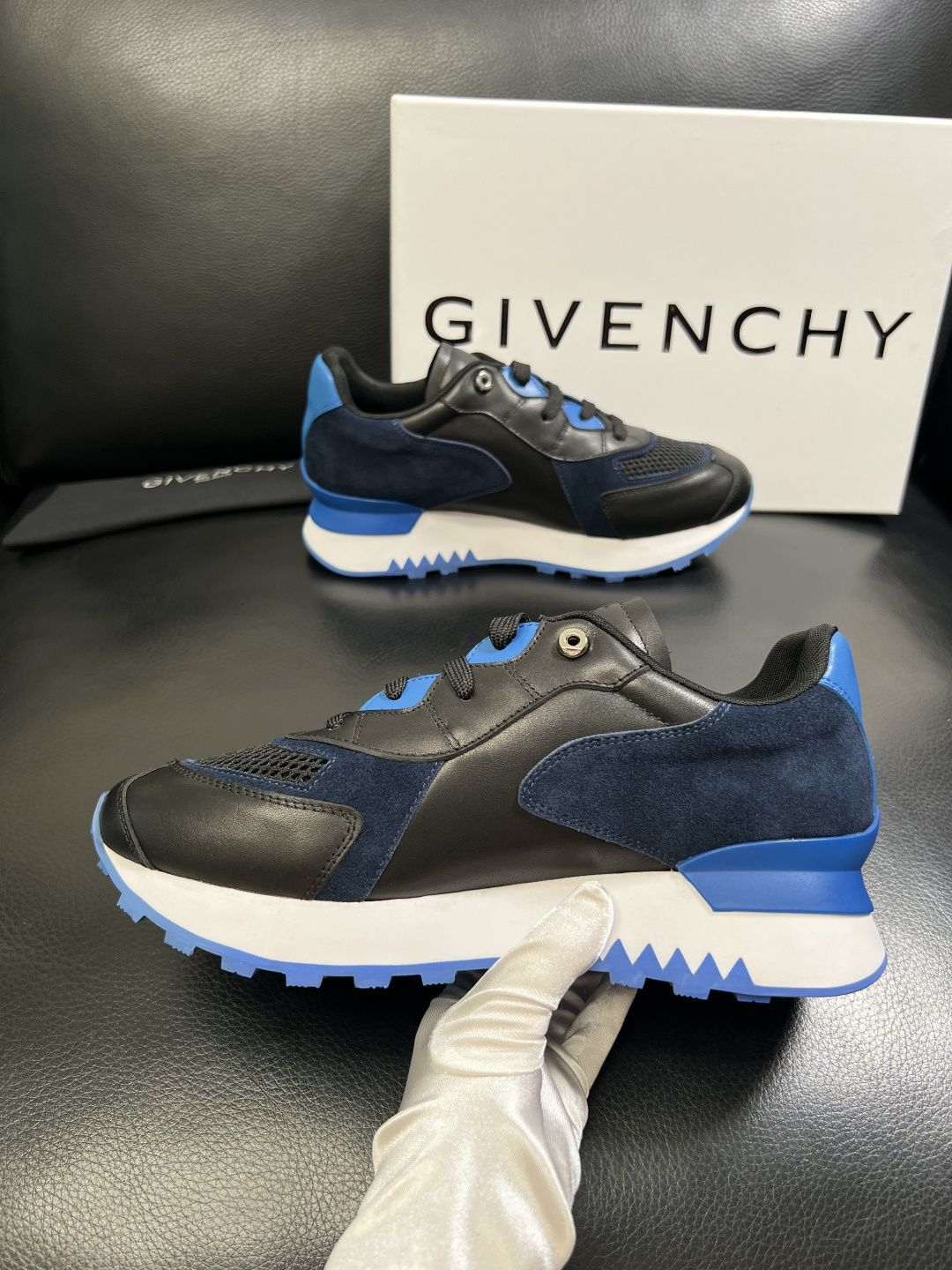Givenchy 高品质 顶级工艺品 纪梵希 专柜同步原厂配置，意大利进口牛皮搭配面料，全鞋配件私模打造