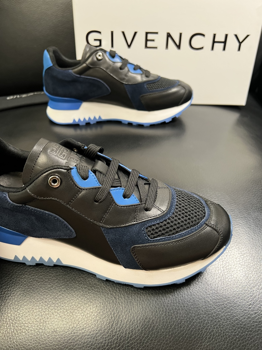 Givenchy 高品质 顶级工艺品 纪梵希 专柜同步原厂配置，意大利进口牛皮搭配面料，全鞋配件私模打造