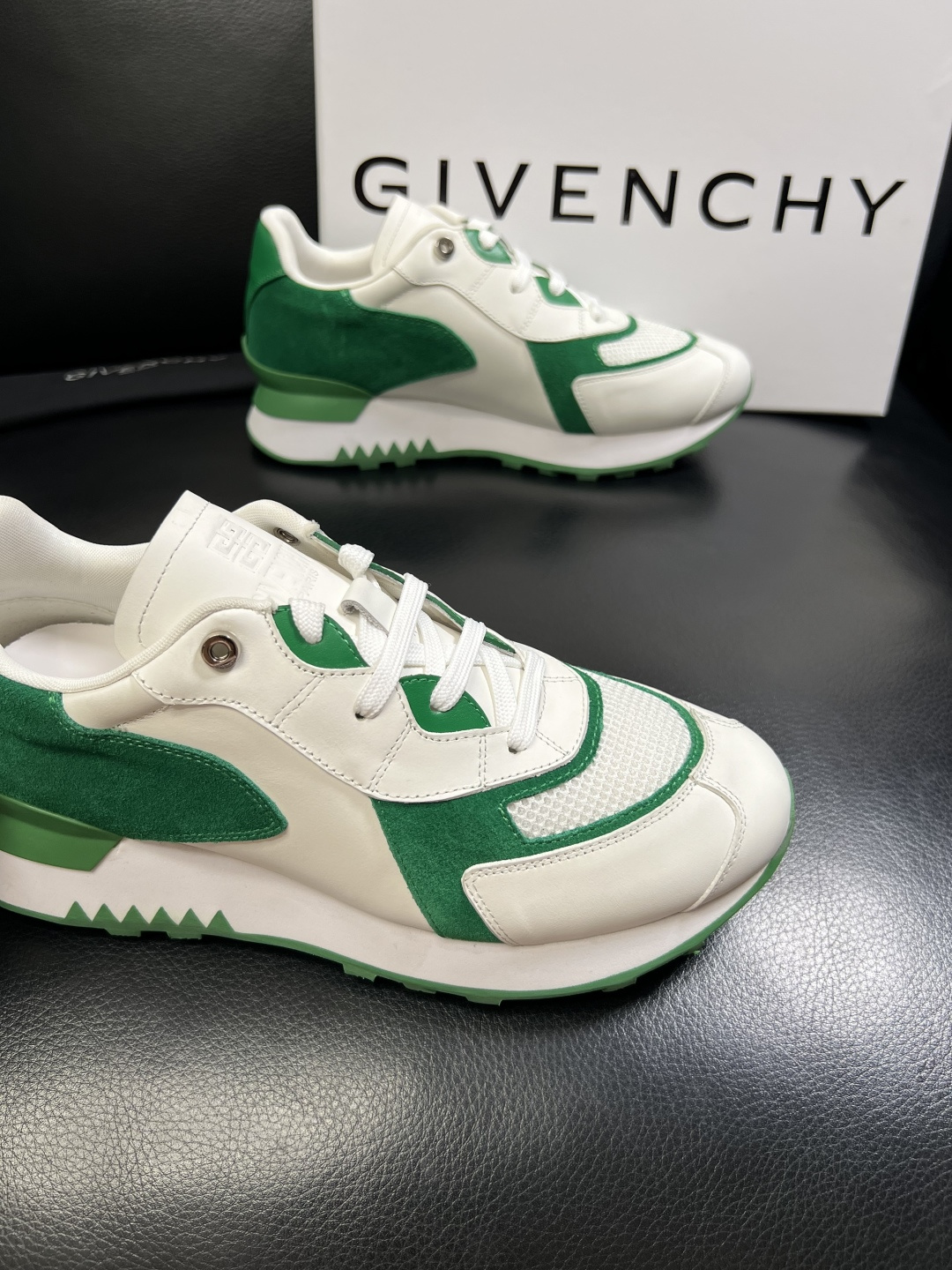 Givenchy 高品质 顶级工艺品 纪梵希 专柜同步原厂配置，意大利进口牛皮搭配面料，全鞋配件私模打造