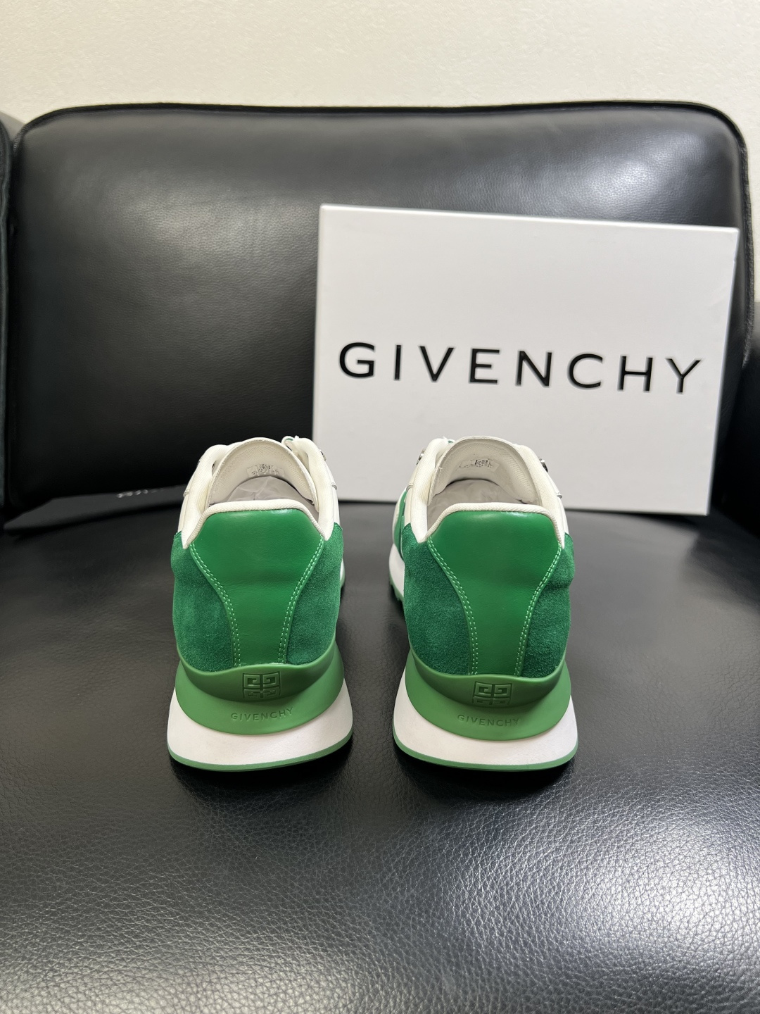 Givenchy 高品质 顶级工艺品 纪梵希 专柜同步原厂配置，意大利进口牛皮搭配面料，全鞋配件私模打造