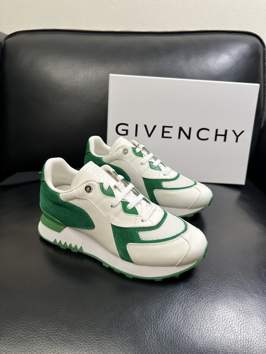 Givenchy 高品质 顶级工艺品 纪梵希 专柜同步原厂配置，意大利进口牛皮搭配面料，全鞋配件私模打造