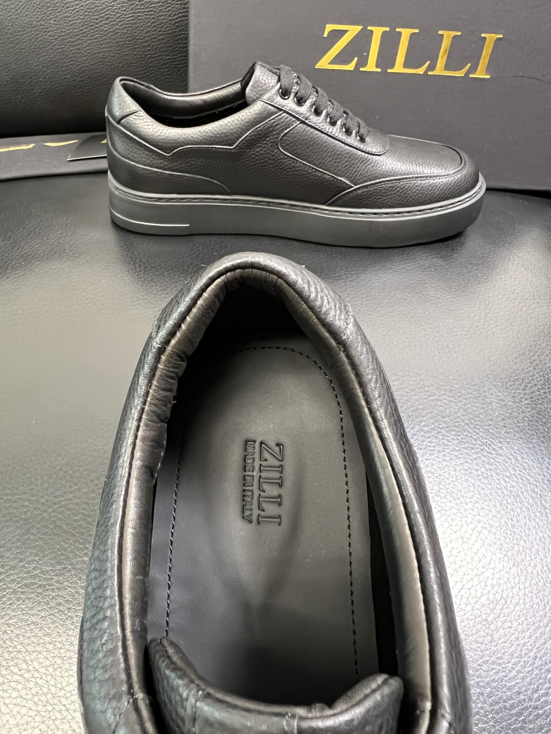 ZILLI 高品质 顶级工艺品 专柜同步发售原厂配置，意大利进口原版牛皮面料，进口水染牛里 ，鞋底：原厂