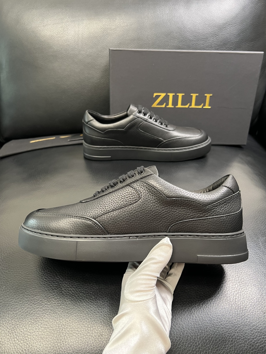 ZILLI 高品质 顶级工艺品 专柜同步发售原厂配置，意大利进口原版牛皮面料，进口水染牛里 ，鞋底：原厂