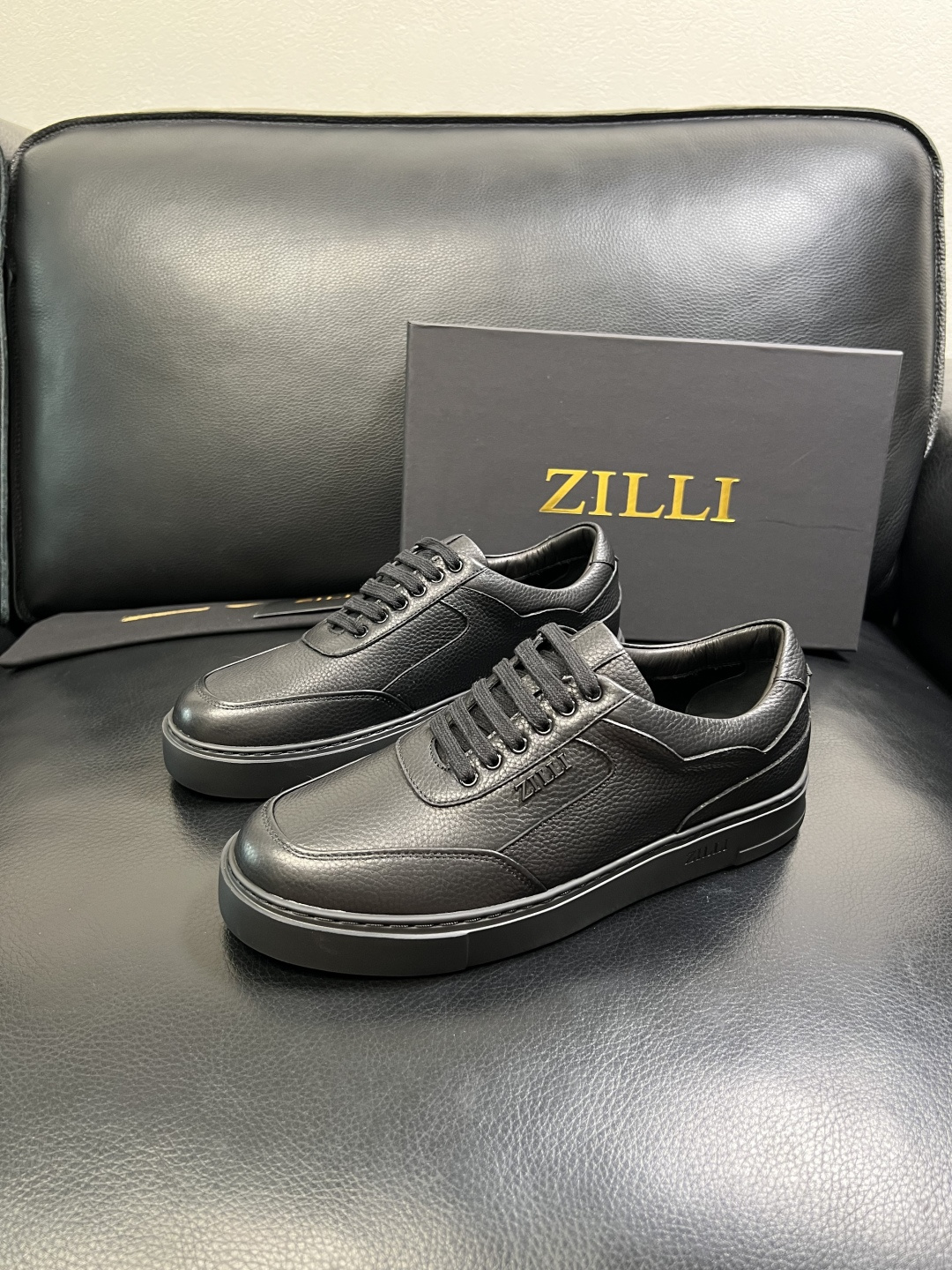 ZILLI 高品质 顶级工艺品 专柜同步发售原厂配置，意大利进口原版牛皮面料，进口水染牛里 ，鞋底：原厂