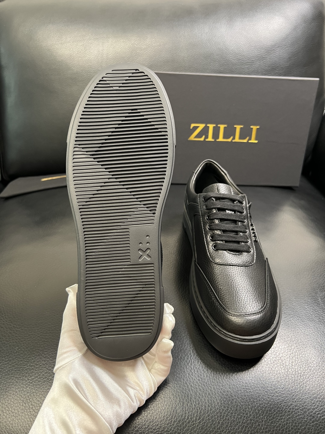 ZILLI 高品质 顶级工艺品 专柜同步发售原厂配置，意大利进口原版牛皮面料，进口水染牛里 ，鞋底：原厂
