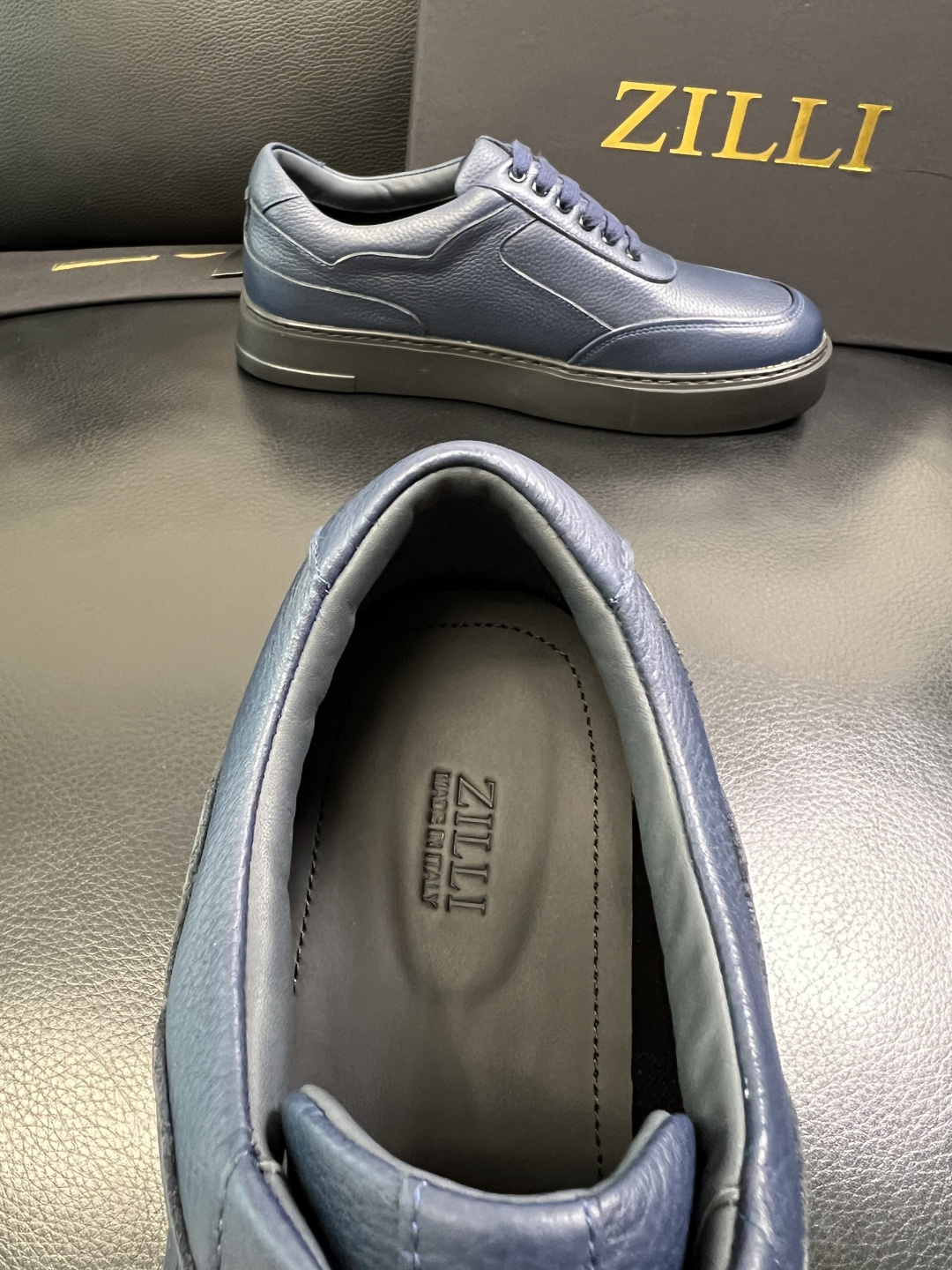ZILLI 高品质 顶级工艺品 专柜同步发售原厂配置，意大利进口原版牛皮面料，进口水染牛里 ，鞋底：原厂