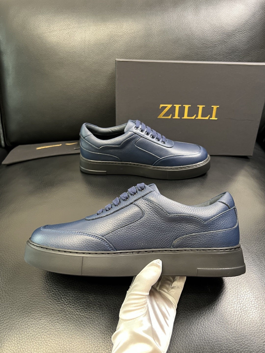 ZILLI 高品质 顶级工艺品 专柜同步发售原厂配置，意大利进口原版牛皮面料，进口水染牛里 ，鞋底：原厂