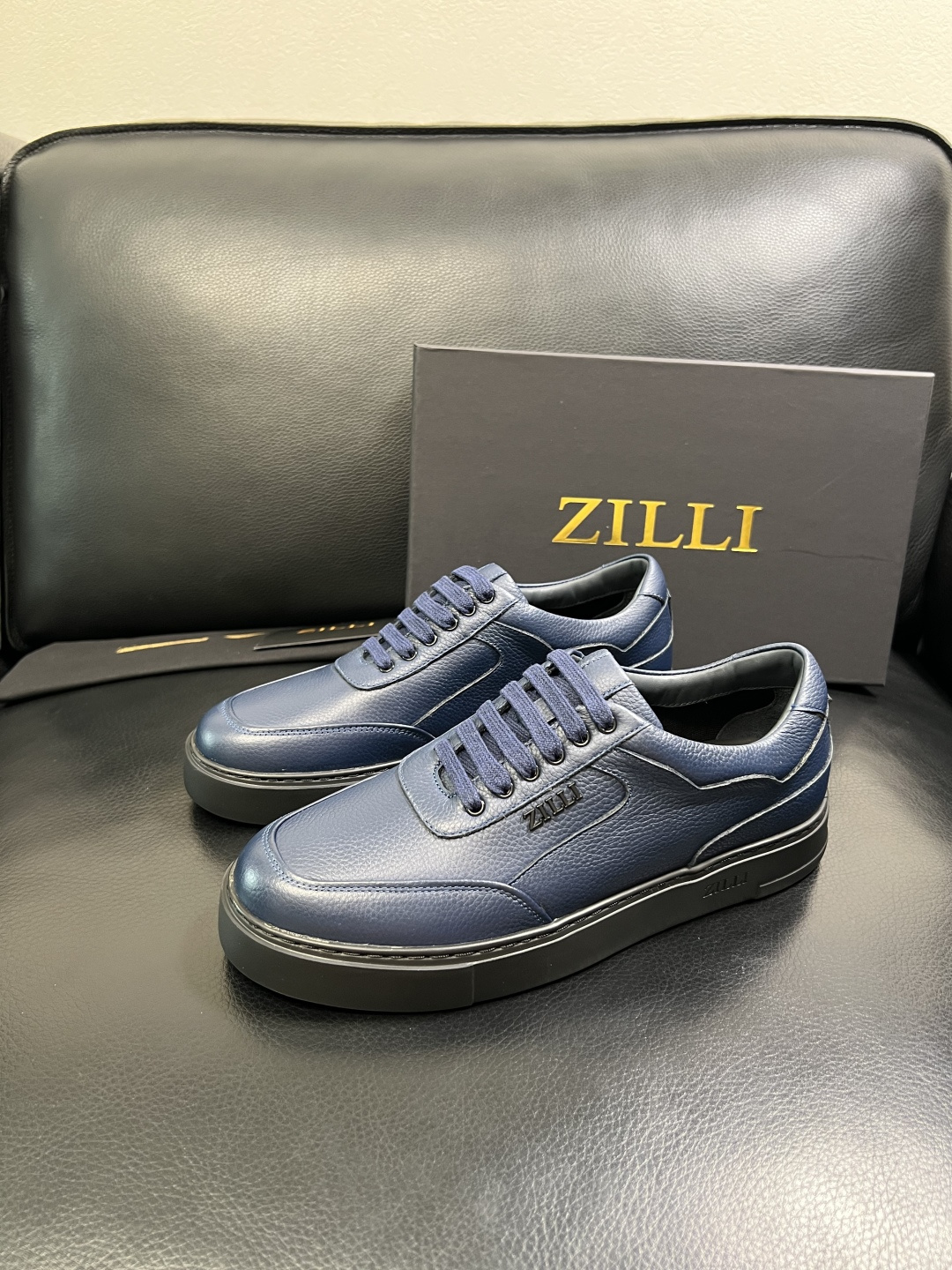 ZILLI 高品质 顶级工艺品 专柜同步发售原厂配置，意大利进口原版牛皮面料，进口水染牛里 ，鞋底：原厂