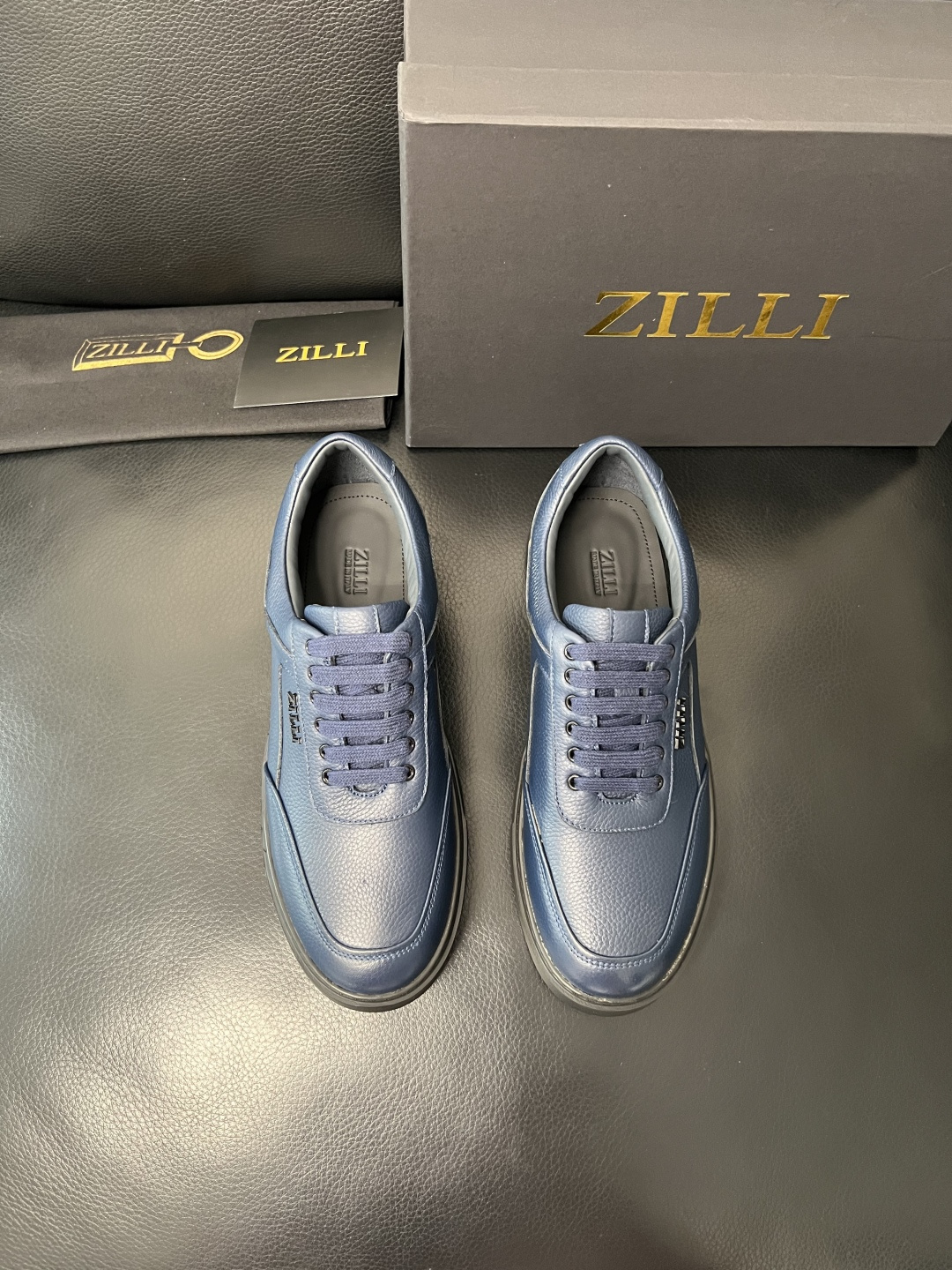 ZILLI 高品质 顶级工艺品 专柜同步发售原厂配置，意大利进口原版牛皮面料，进口水染牛里 ，鞋底：原厂