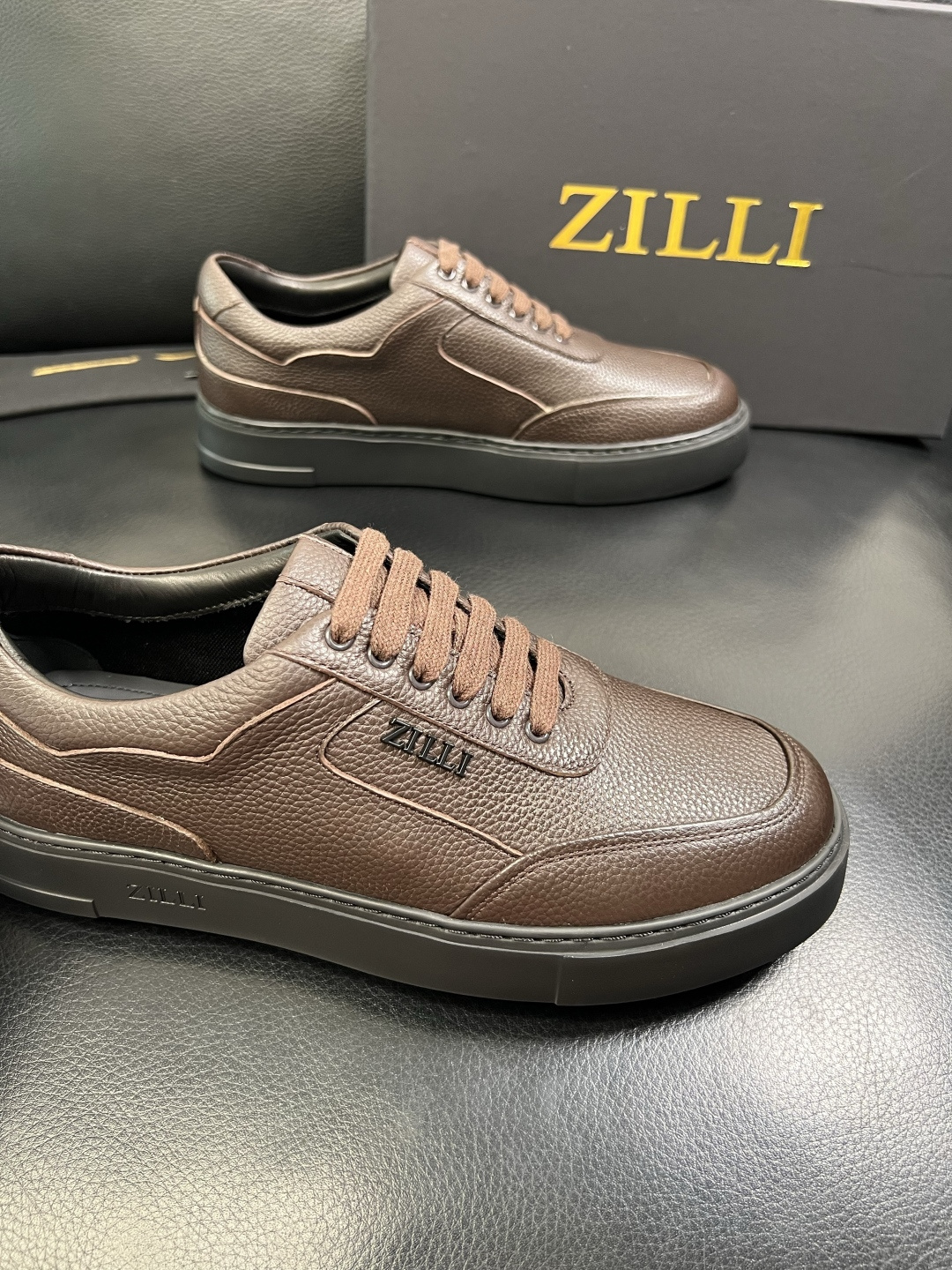 ZILLI 高品质 顶级工艺品 专柜同步发售原厂配置，意大利进口原版牛皮面料，进口水染牛里 ，鞋底：原厂