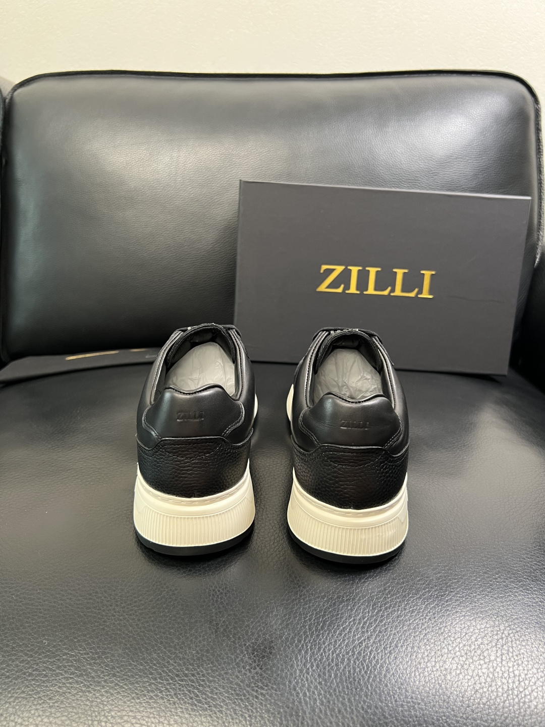 ZILLI 高品质 顶级工艺品 专柜同步发售原厂配置，意大利进口原版牛皮面料，进口水染牛里 ，鞋底：原厂