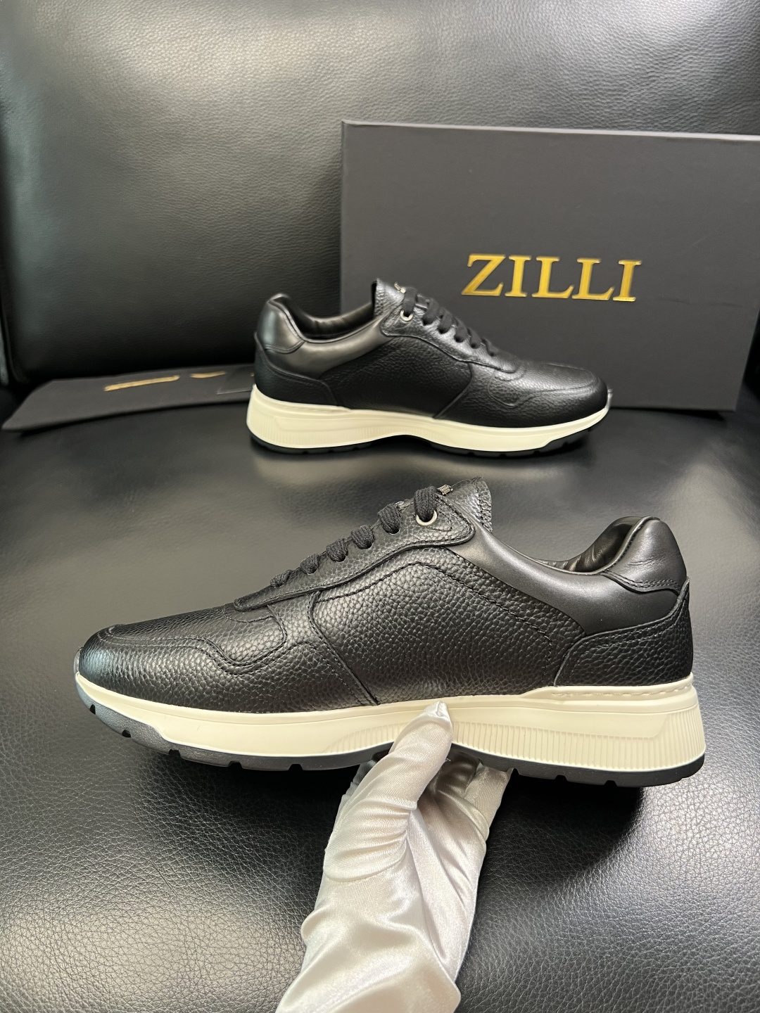 ZILLI 高品质 顶级工艺品 专柜同步发售原厂配置，意大利进口原版牛皮面料，进口水染牛里 ，鞋底：原厂