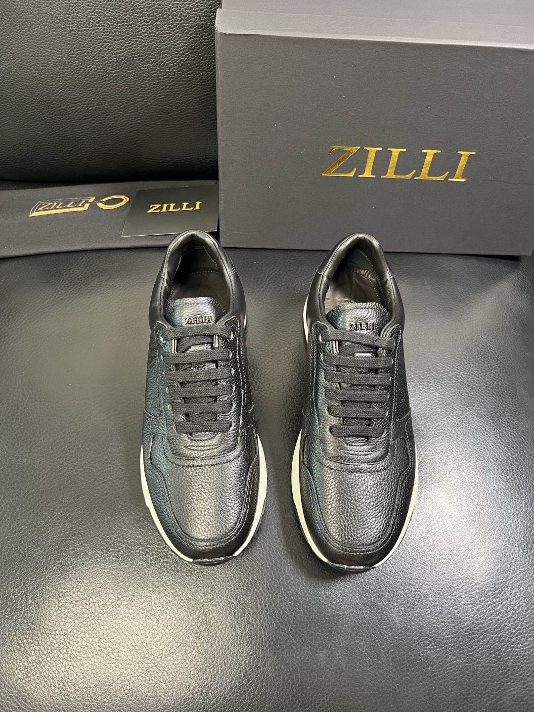 ZILLI 高品质 顶级工艺品 专柜同步发售原厂配置，意大利进口原版牛皮面料，进口水染牛里 ，鞋底：原厂