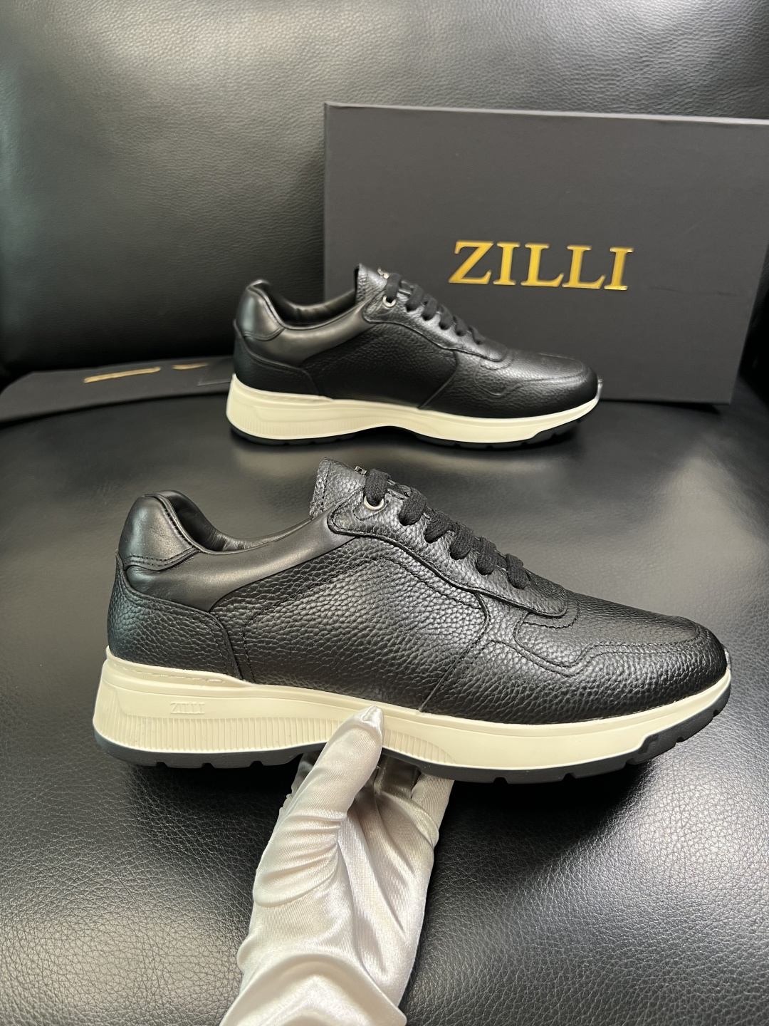ZILLI 高品质 顶级工艺品 专柜同步发售原厂配置，意大利进口原版牛皮面料，进口水染牛里 ，鞋底：原厂