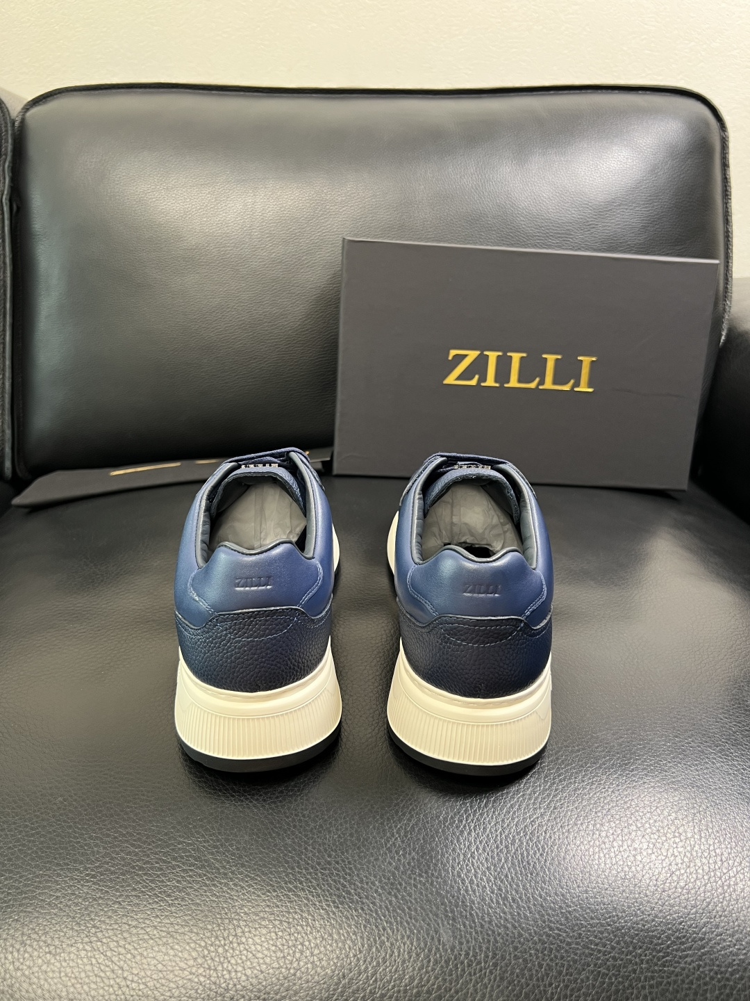 ZILLI 高品质 顶级工艺品 专柜同步发售原厂配置，意大利进口原版牛皮面料，进口水染牛里 ，鞋底：原厂
