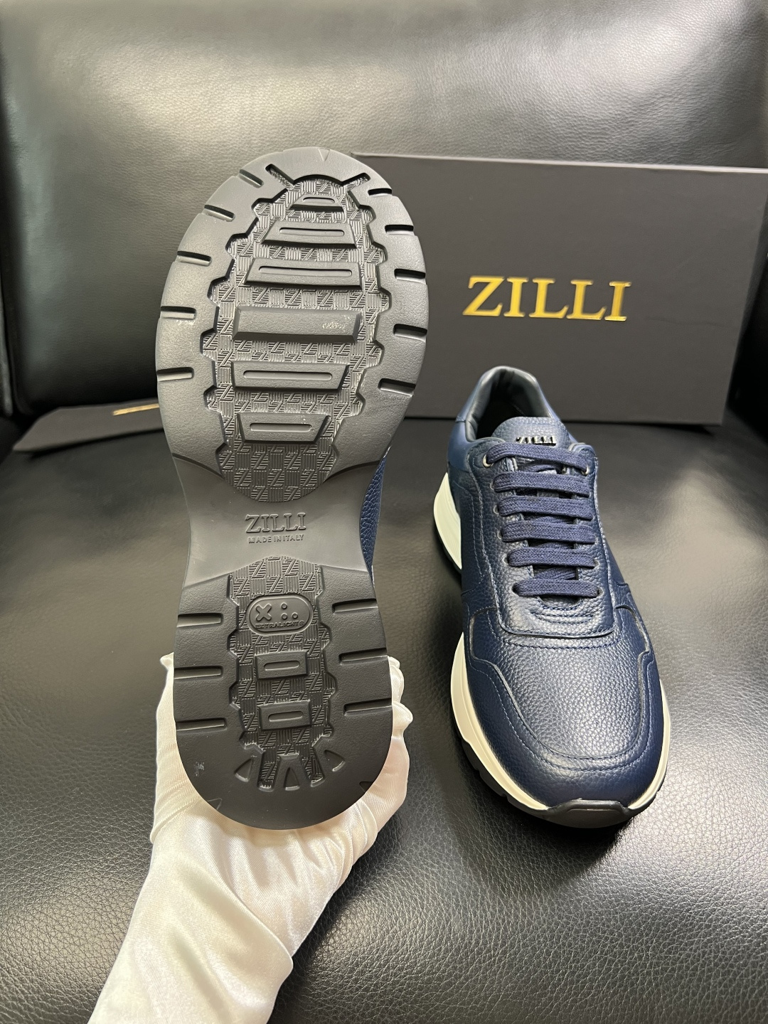 ZILLI 高品质 顶级工艺品 专柜同步发售原厂配置，意大利进口原版牛皮面料，进口水染牛里 ，鞋底：原厂