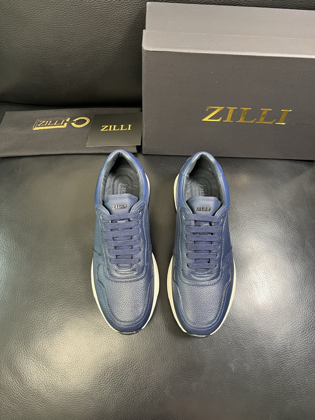 ZILLI 高品质 顶级工艺品 专柜同步发售原厂配置，意大利进口原版牛皮面料，进口水染牛里 ，鞋底：原厂
